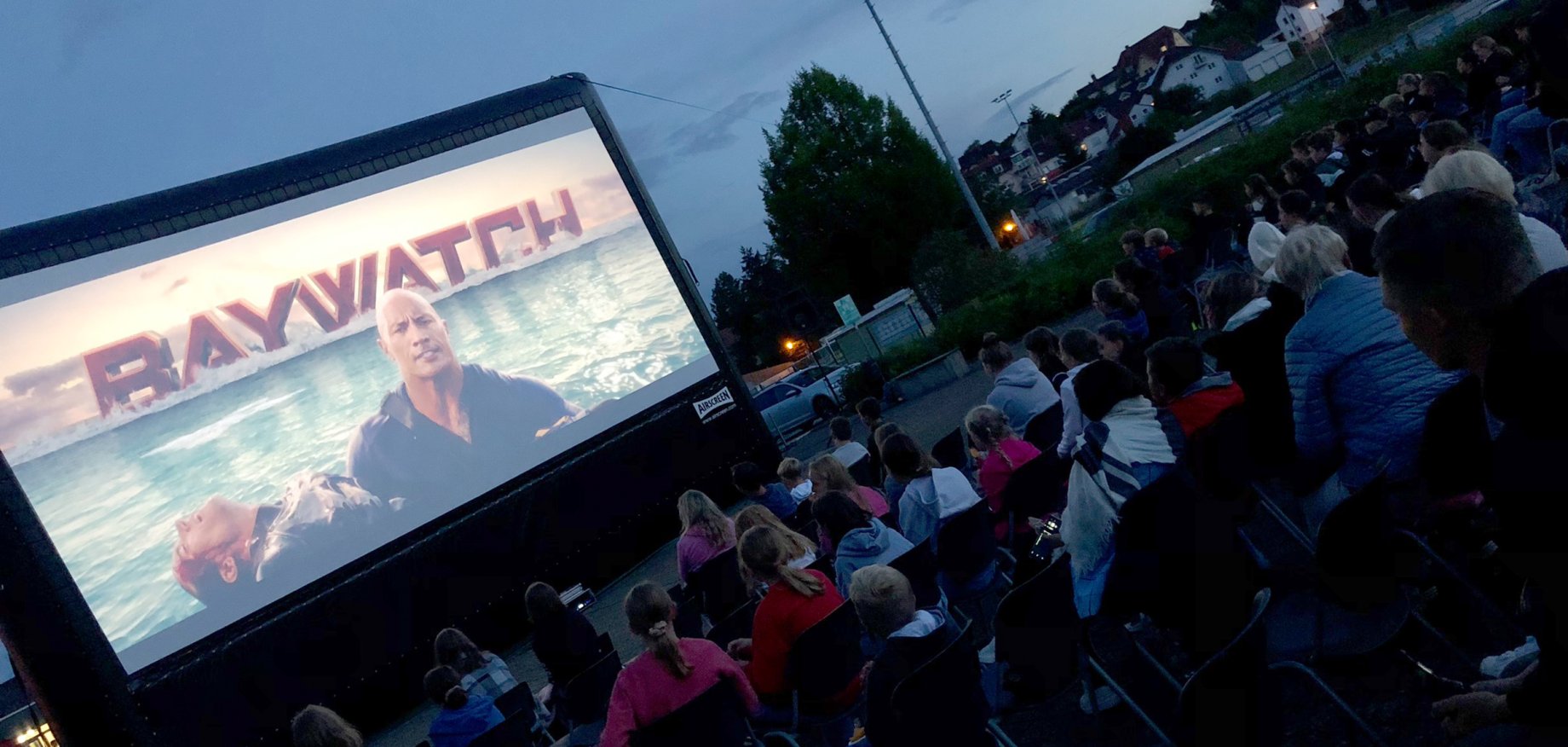 Kino Weihnachten 2022 Kinder Film ab Rund 160 Besucher beim OpenAirKino 2022 Gemeinde Neuhof